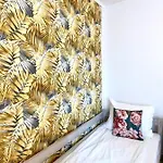 Hostel Happy Living